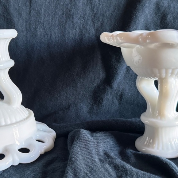 Westmoreland milk glass nesting rabbit and compotes/candle holders - Picture 7 of 11